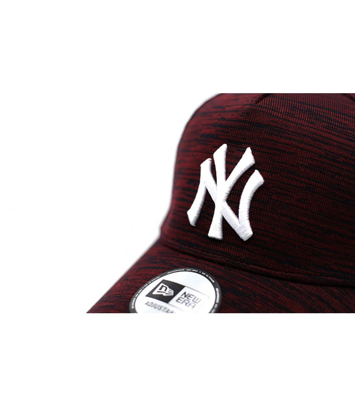 NY Bourgondische pet NY Bourgondische pet